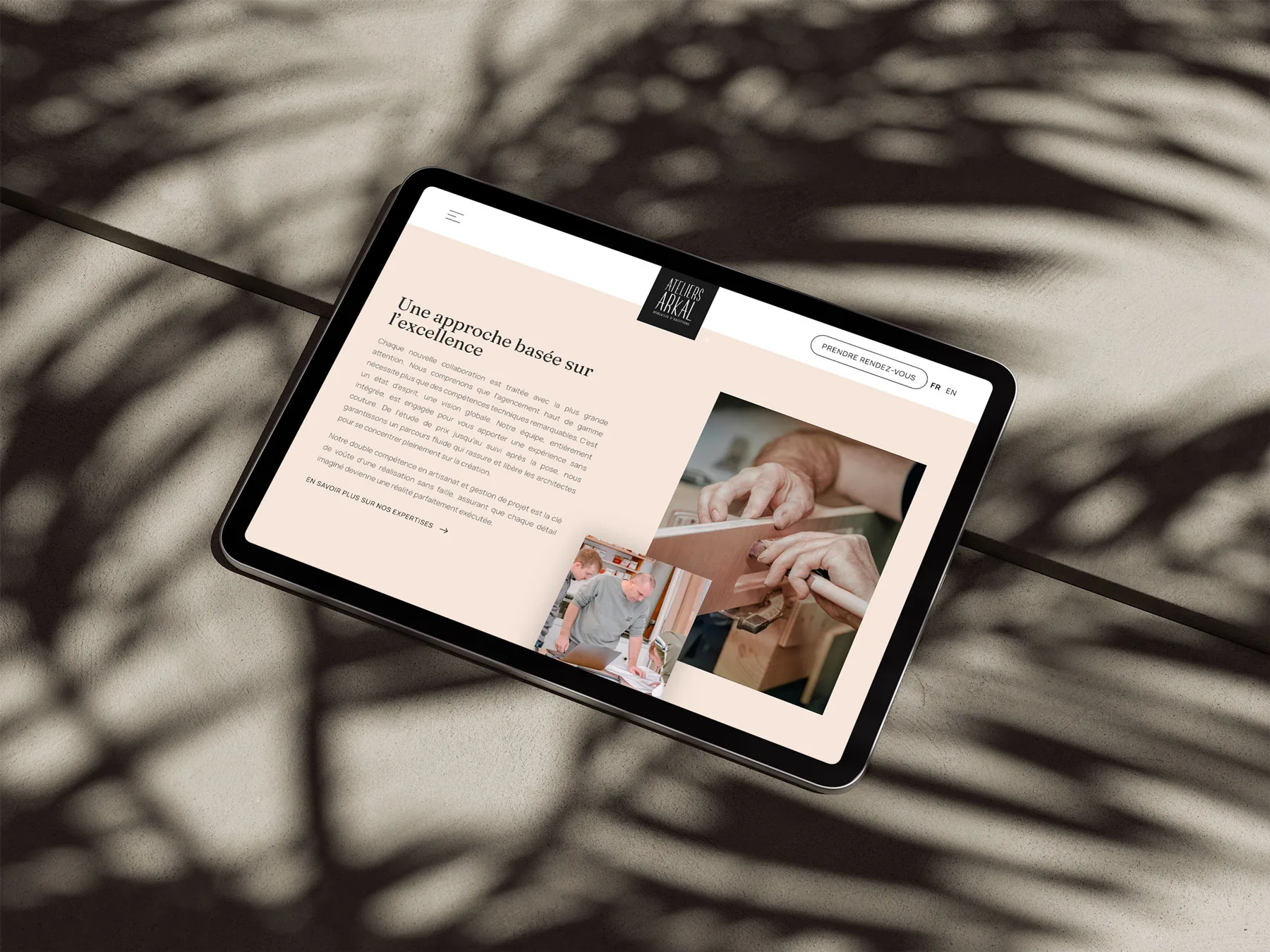 Ateliers-Arkal_ipad-fond-pierre
