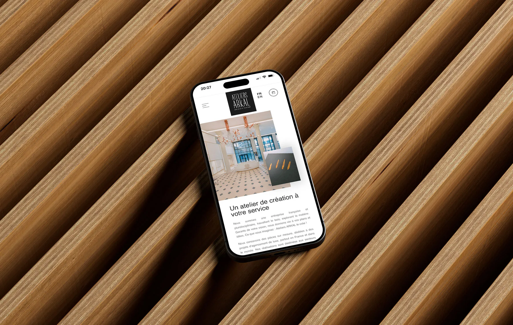 Ateliers-Arkal_iphone-fond-bois